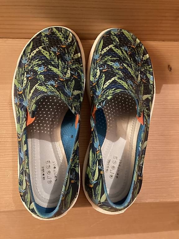 Schuhe für Jungen: Crocs Gr.34 – Gebraucht aus Brunnadern von Bumlebee