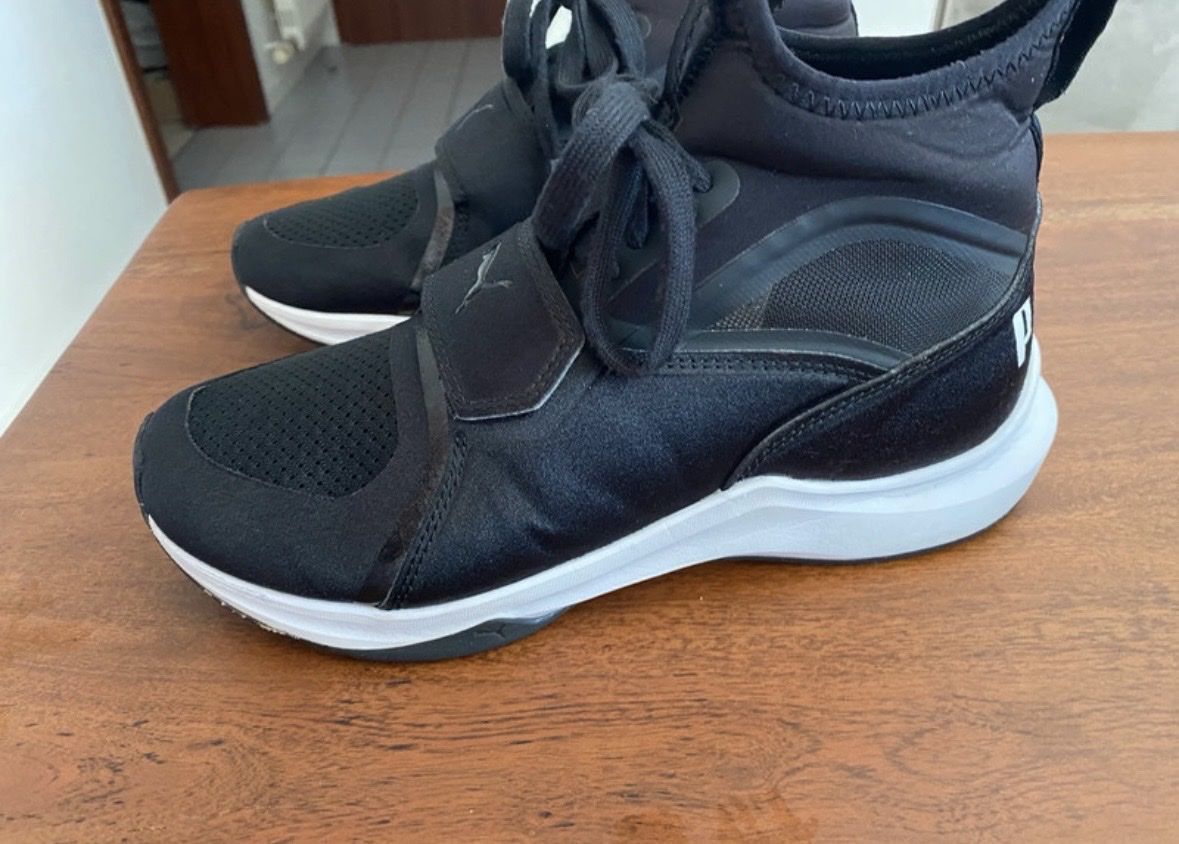 Puma Damenschuhe: Puma Sneakers, Schwarz, Grösse 37 – Gebraucht aus Olten von bir_k96n 2