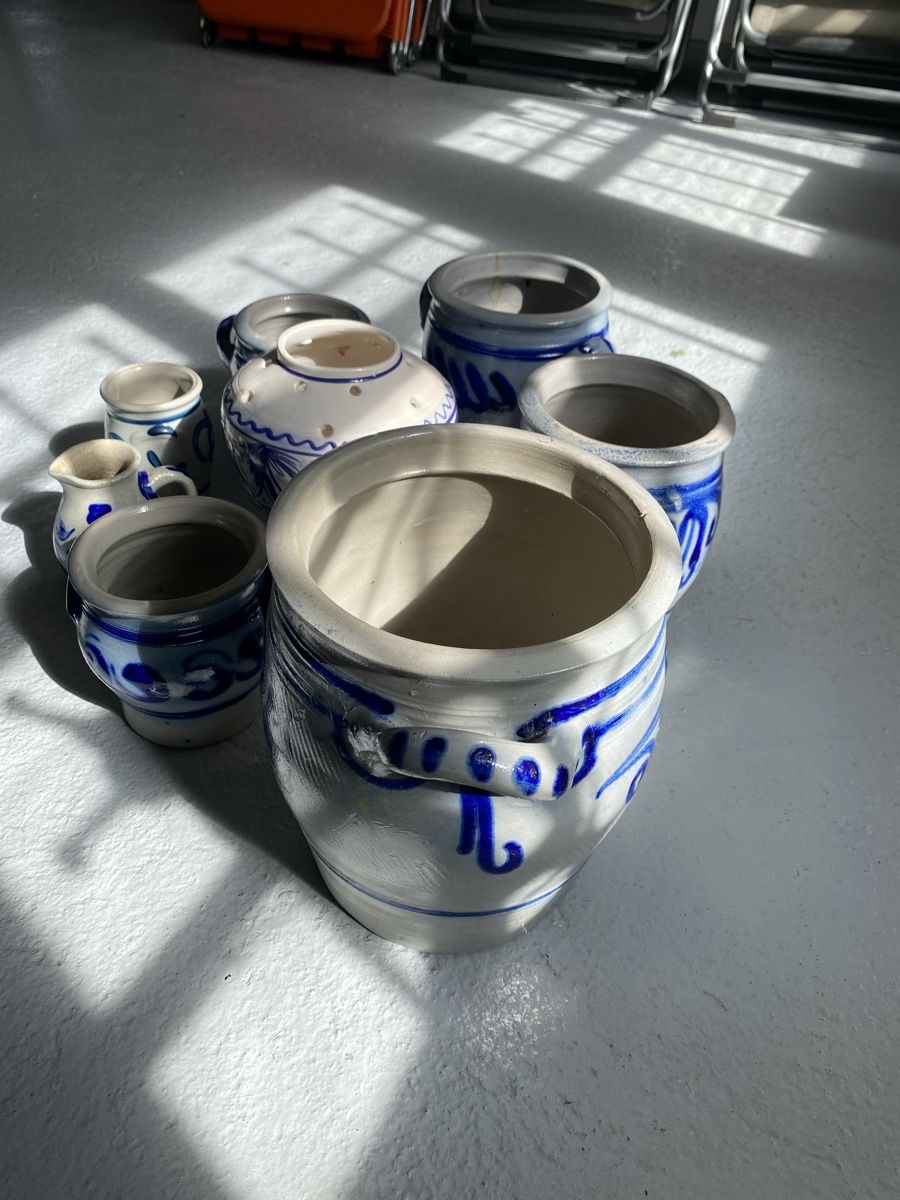 Vasi & Recipienti: 8 verschiedene Steinguttöpfe, Buttertöpfe – Usato da Zürich venduto da blancali 4