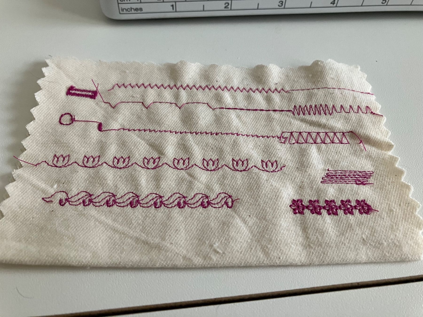 Bernina Nähmaschinen: Bernina 335 Deluxe – Gebraucht aus Luzern von geisha03 5