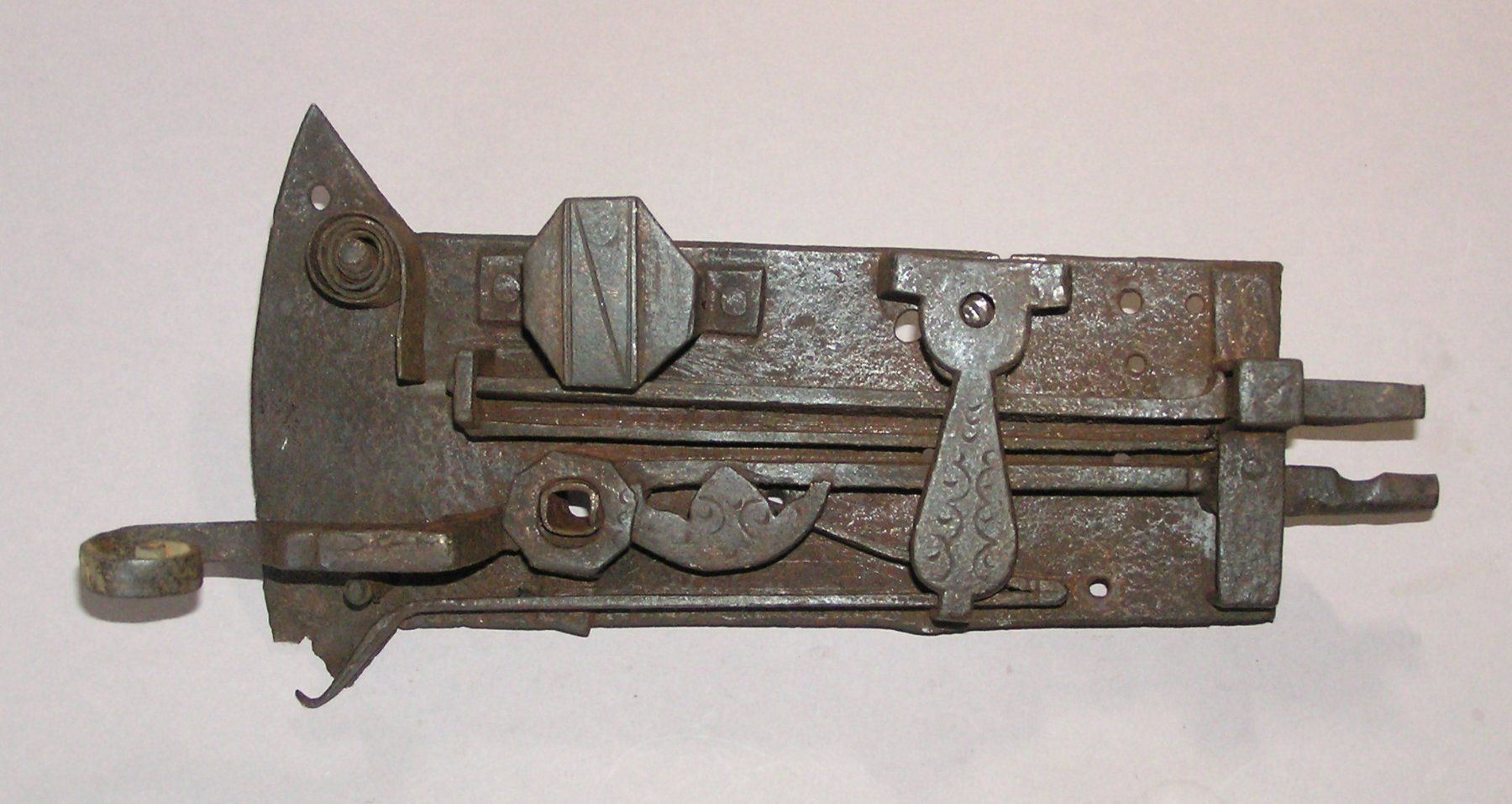 Cadenas: Antikes Türschloss geschmiedet – D'occasion à Grenchen par Antique-hunter