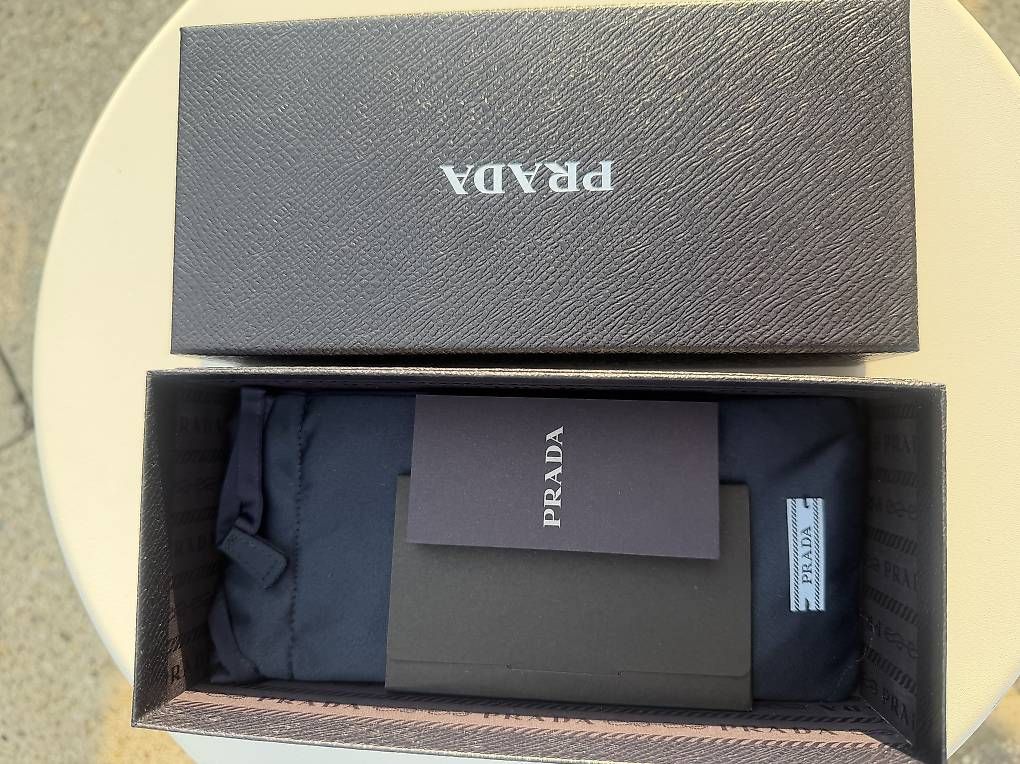 Lunettes & Verres: Prada Sonnenbrille, neu, Braun  – D'occasion à Erlenbach ZH par anj_pkn8 1
