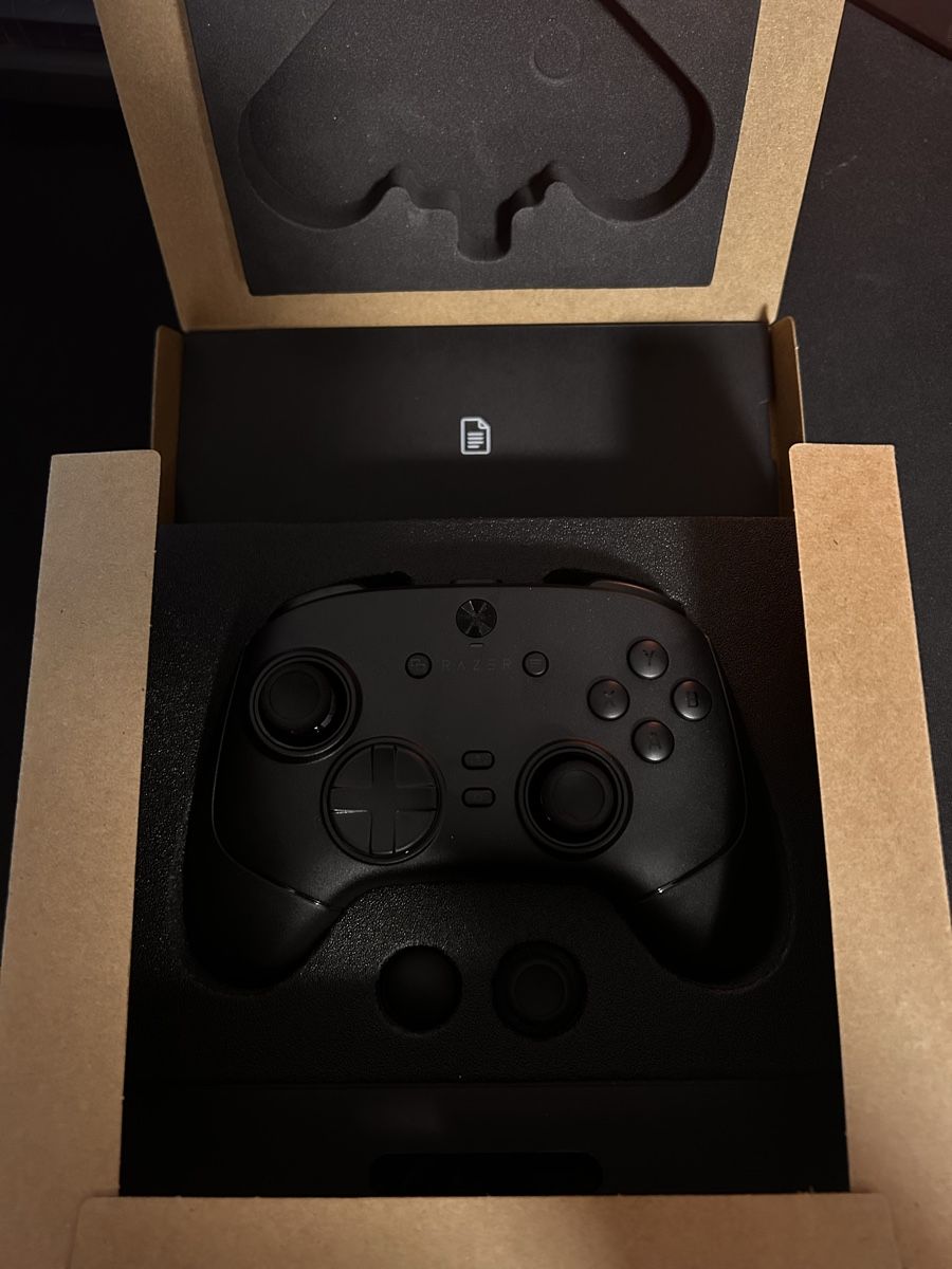 Razer Manettes: Razer Wolverine V3 Tournament Edition 8K PC Controller neu – Neuf avec emballage d'origine à Herisau par ham_78bx
