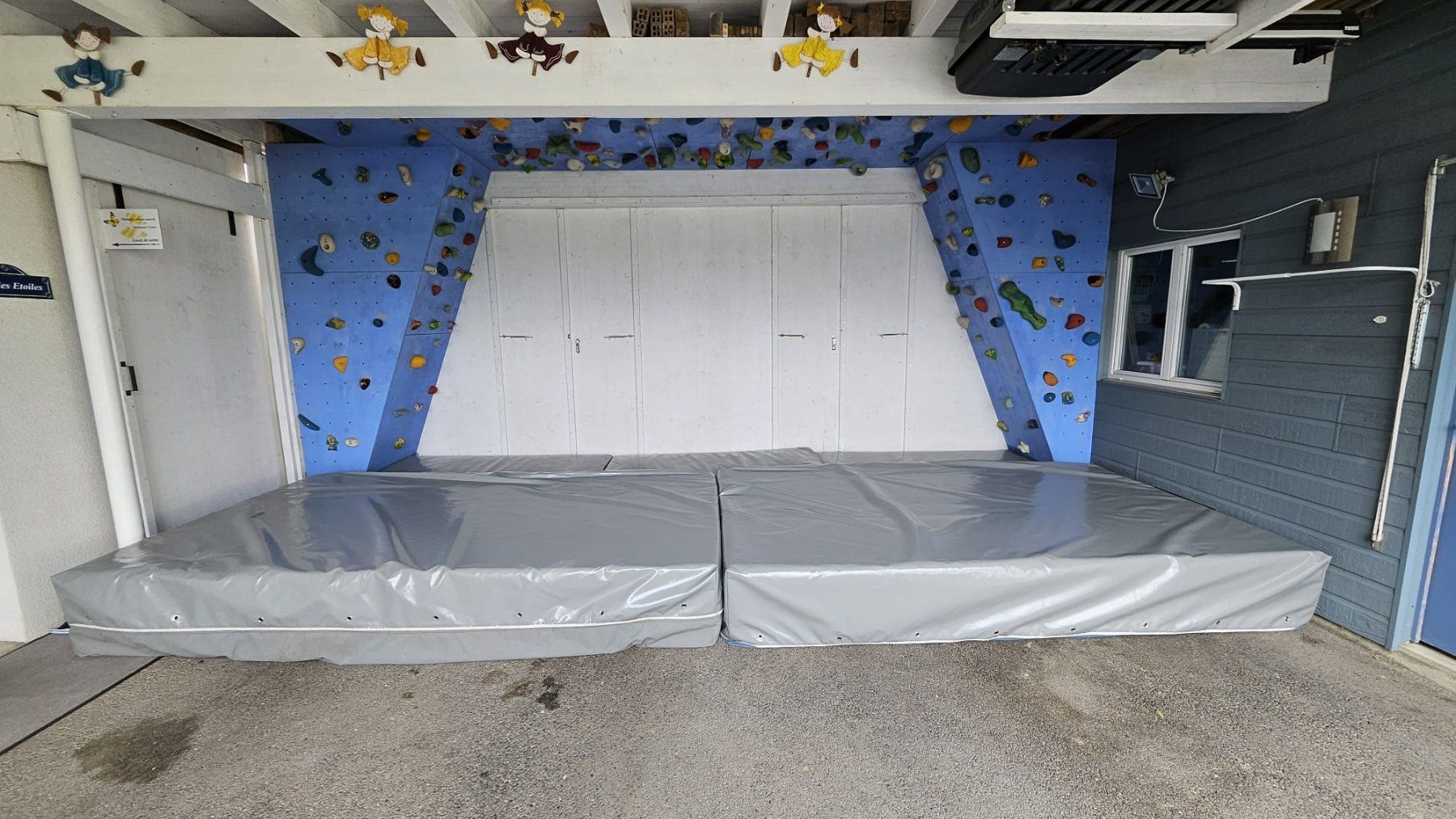 Pareti & prese d'arrampicata: Mur escalade bloc avec prises et matelas – Usato da Alle venduto da jec