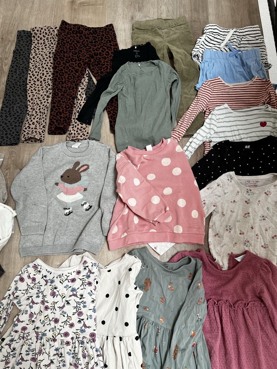 Lotti & Set di vestiti: Kleiderpacket 98/104 24-teilig – Usato da Witterswil venduto da pinkomania 2