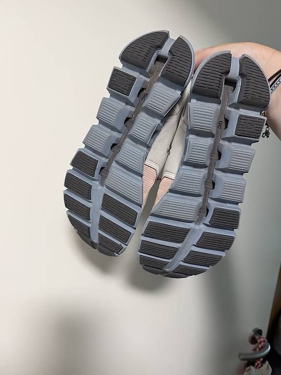 Chaussures femmes: On Schuhe Gr 39 – D'occasion à Seedorf UR par Lia_mia 2