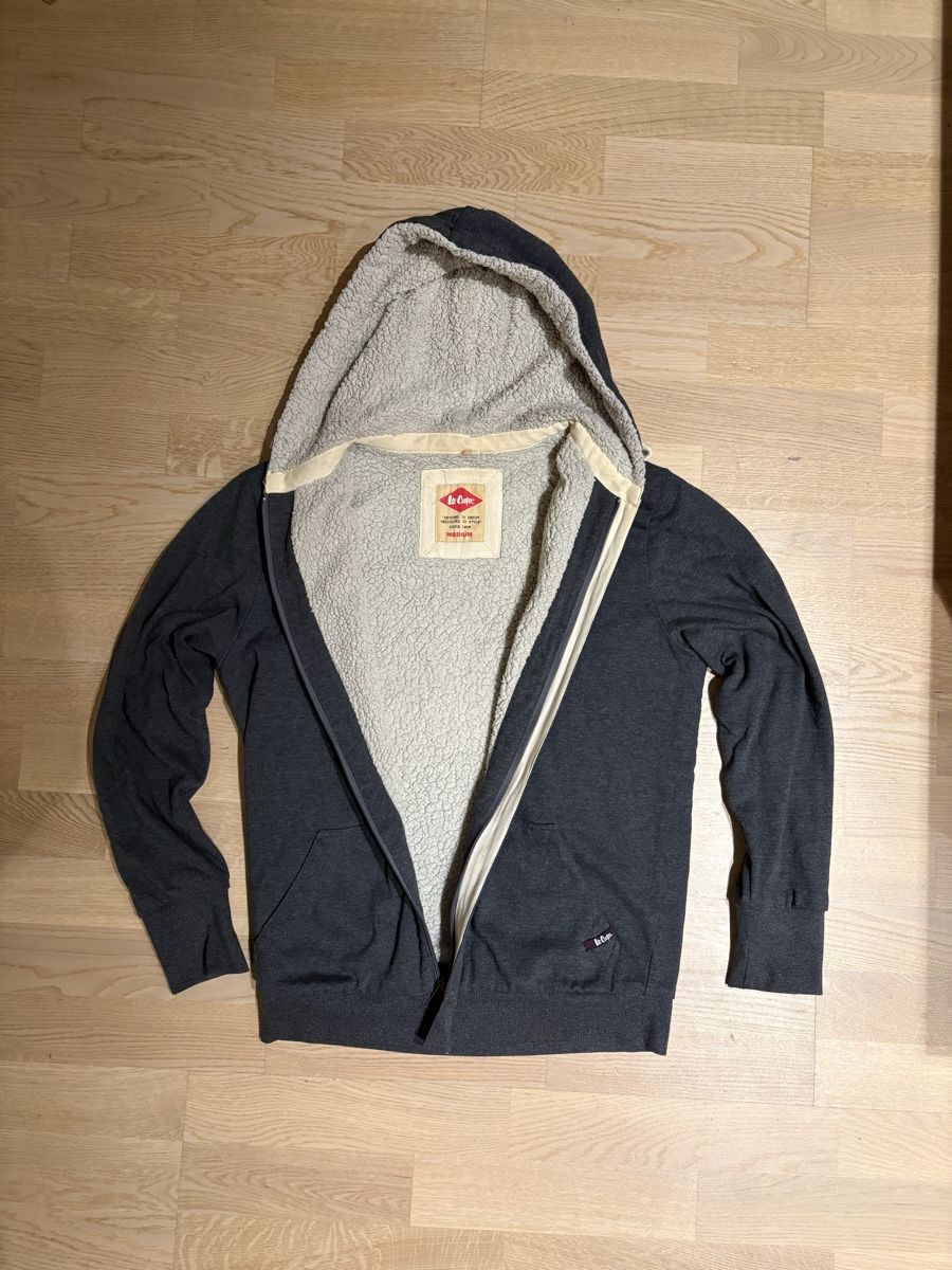 Pullover & Sweatshirts: Lee Cooper Kapuzenpullover grau Grösse M mit Teddyfutter – Gebraucht aus Zürich von davidihagee 1