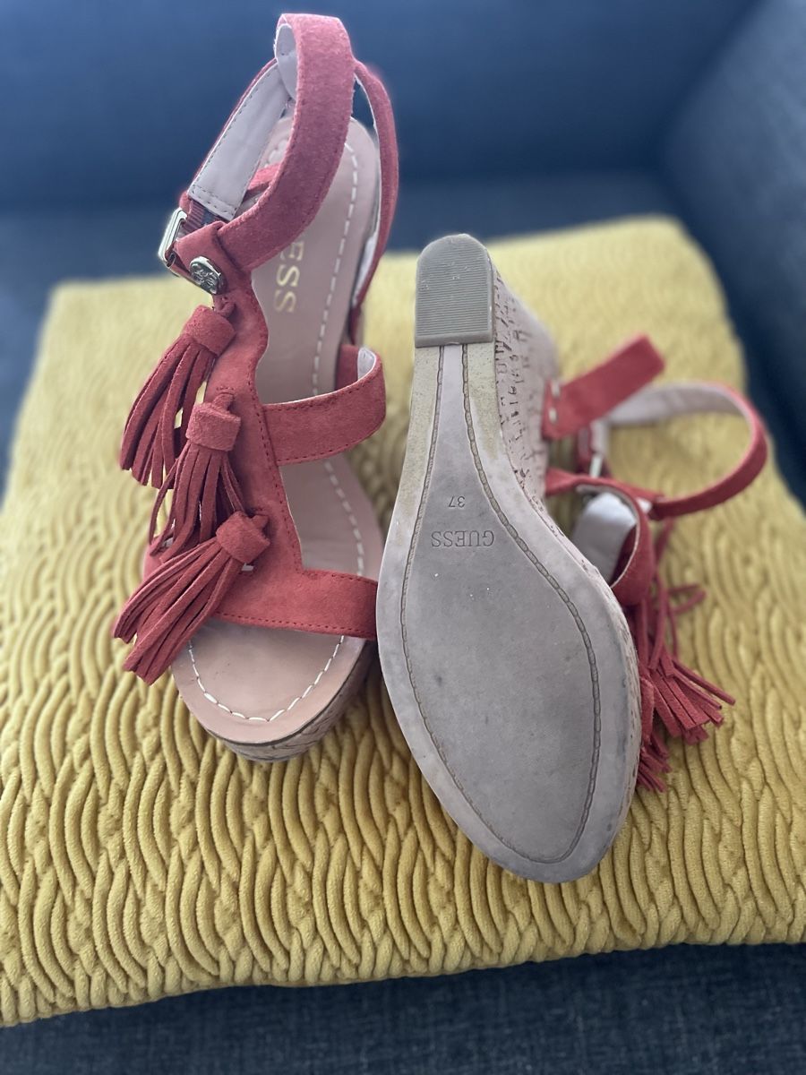 Guess Scarpe da donna: Guess Sandalen Gr. 37 – Usato da HORGEN venduto da paris007 7