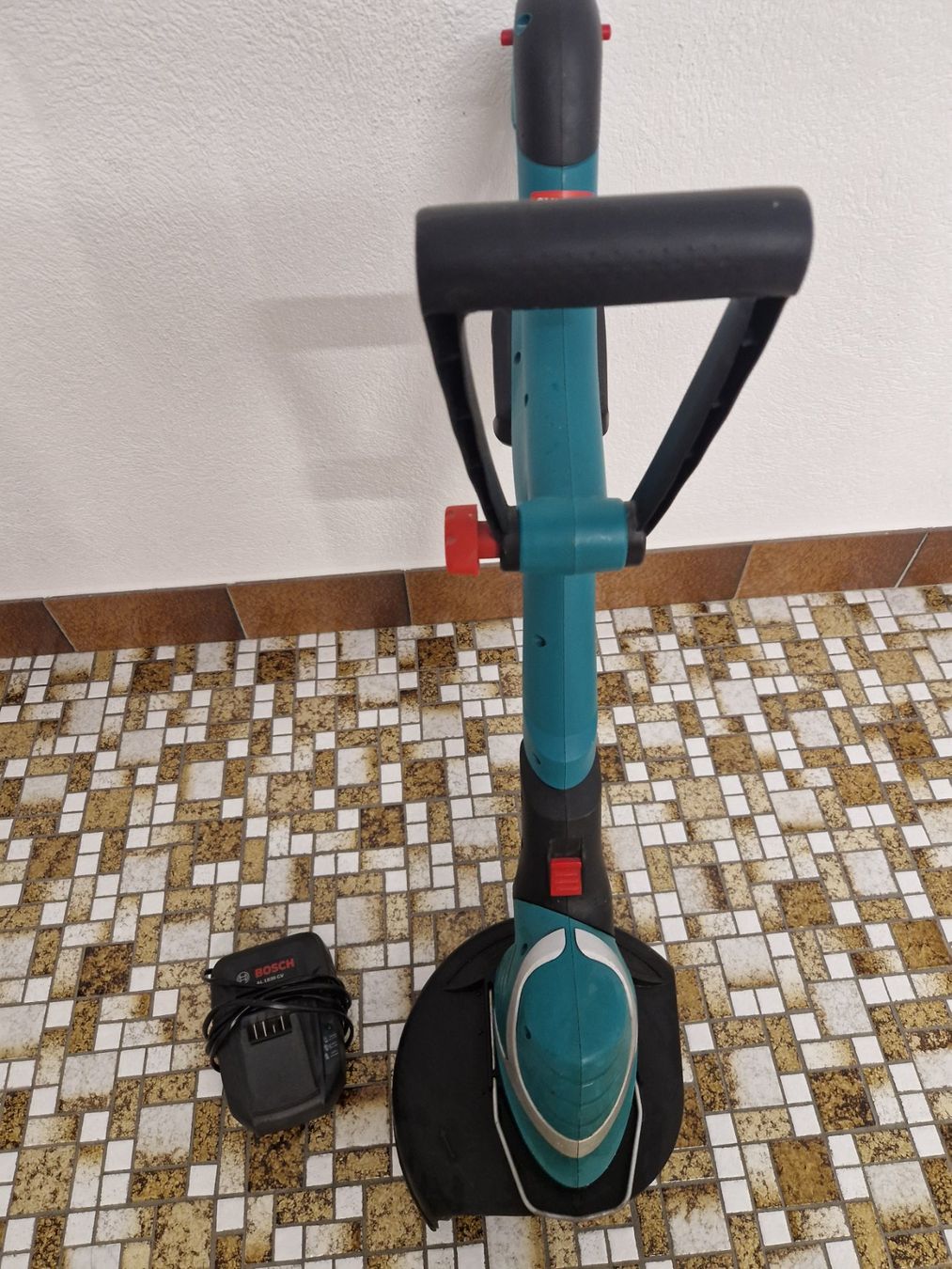 Bosch Rasenmäher: Bosch Rasentrimmer – Gebraucht aus Eyholz von aheio