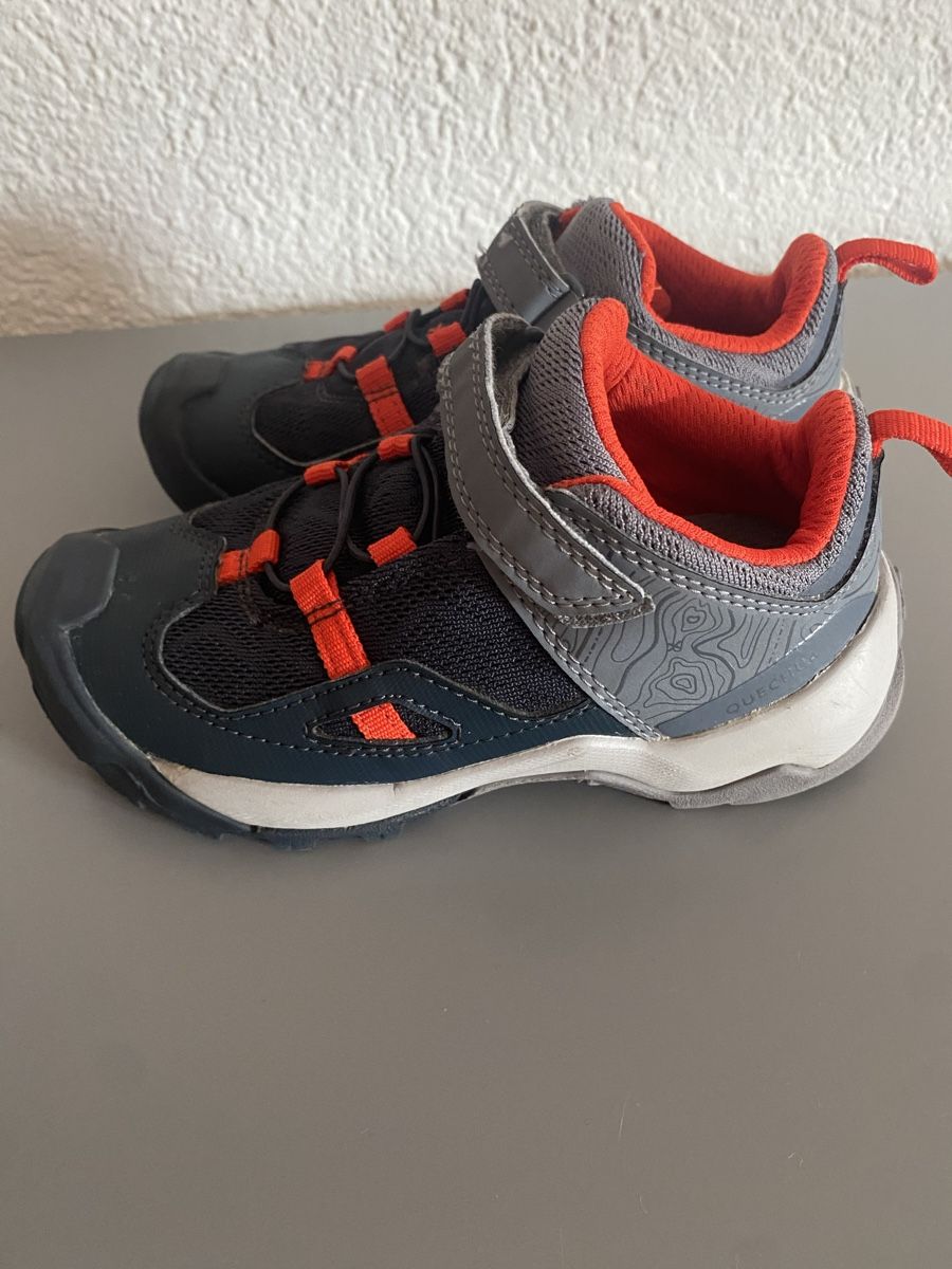 Decathlon Chaussures garçon: Turnschuhe 27 – D'occasion à Biberen par Flocke83 1