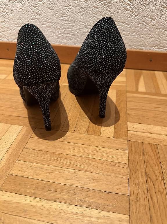 Scarpe da donna: Pumps mit Glitzer Gr. 38 – Usato da Amriswil venduto da Real01 1