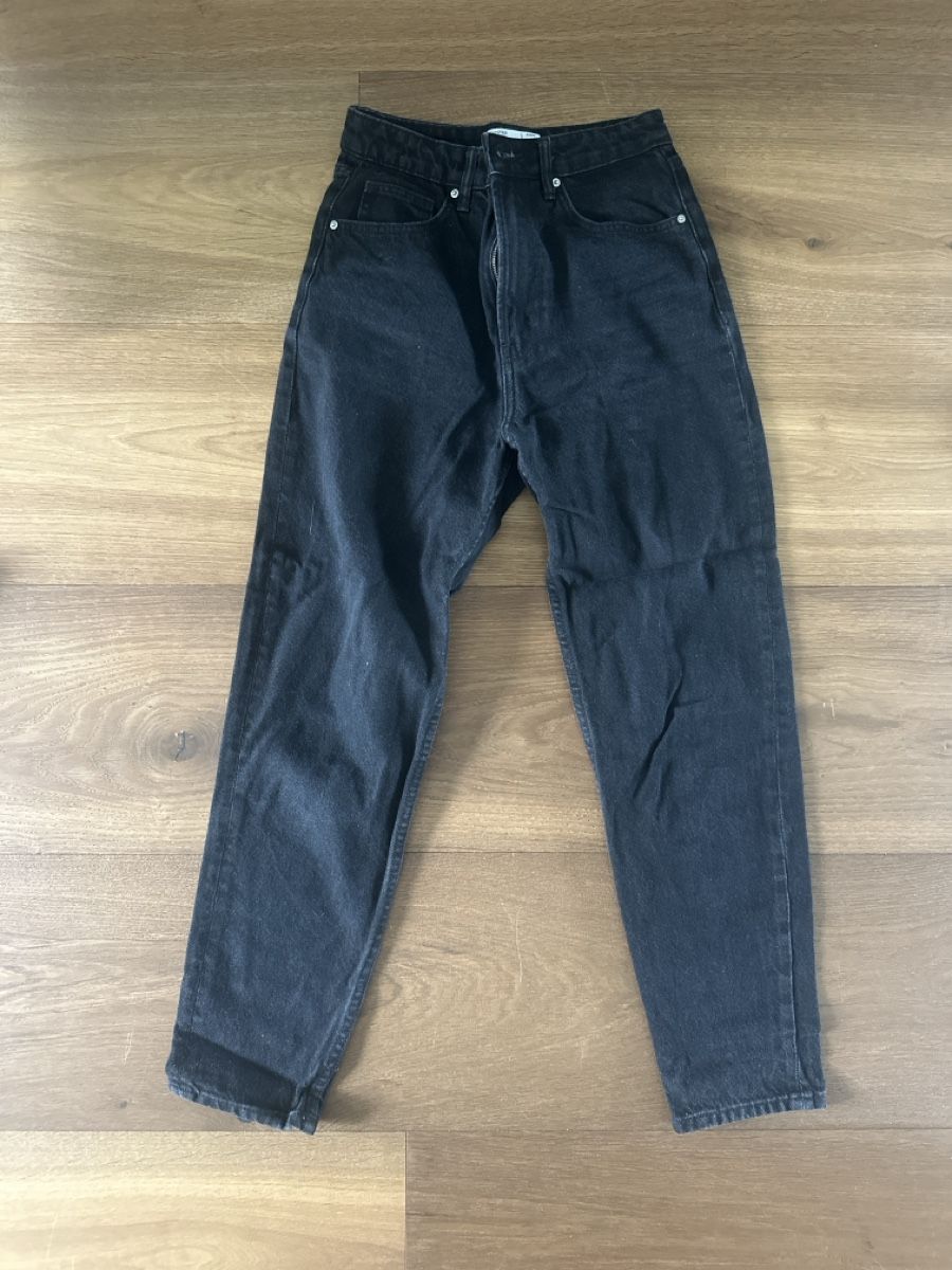 Bershka Jeans: BERSHKA Mom Jeans Black – Usato da Münchwilen AG venduto da car_gv2z