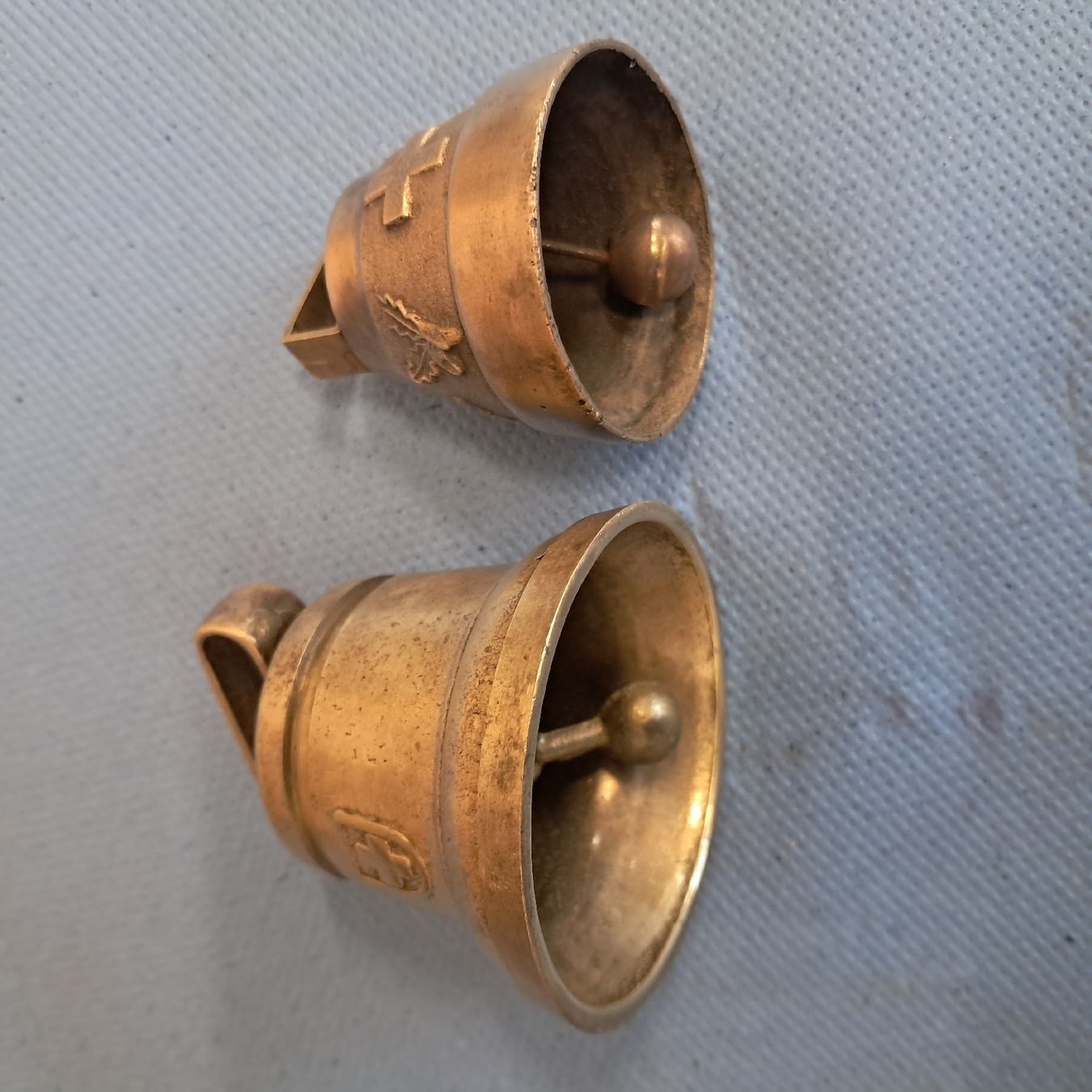 Glocken & Treicheln: 2 Kleine Glöggli  – Gebraucht aus Murten von SHETHOF 5