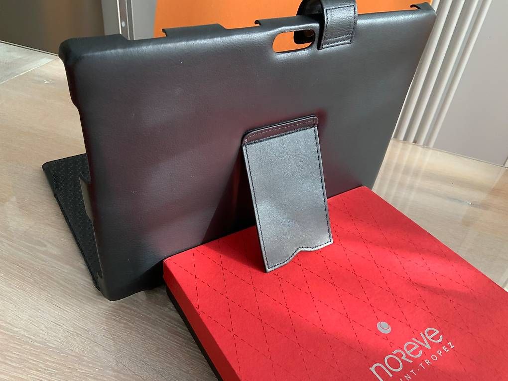 Microsoft Covers & Borse: ÉTUI NOREVE pour surface pro Microsoft – Nuovo e nell'imballaggio originale da Petit-Lancy venduto da gnc_l2xq 4