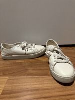 Weisse Zara Sneaker Gr. 37  Schlangenmuster