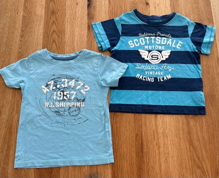 Set mit 2 T-Shirts für Jungen Grösse 98/104
