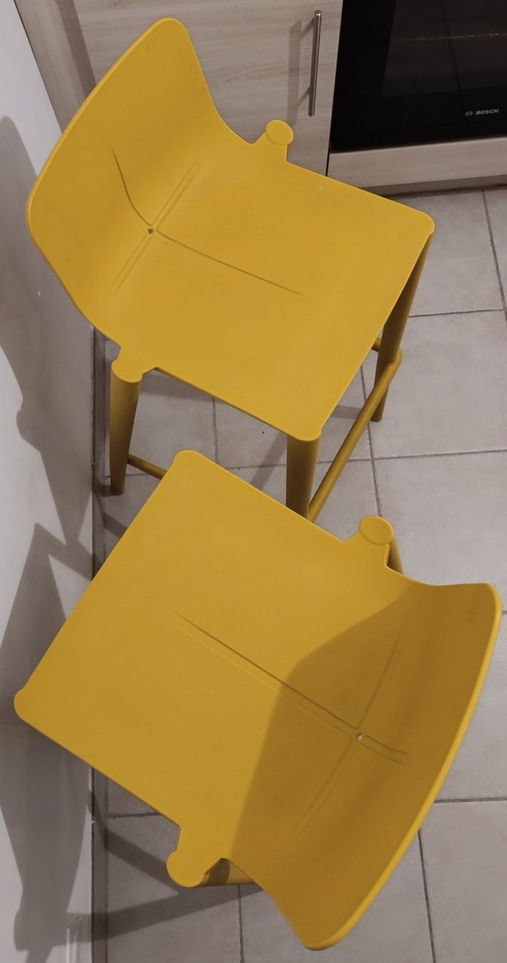 Seggioloni: 2 chaises de bar haut moutarde plastique – Usato da Annemasse venduto da ade_6xjr 1