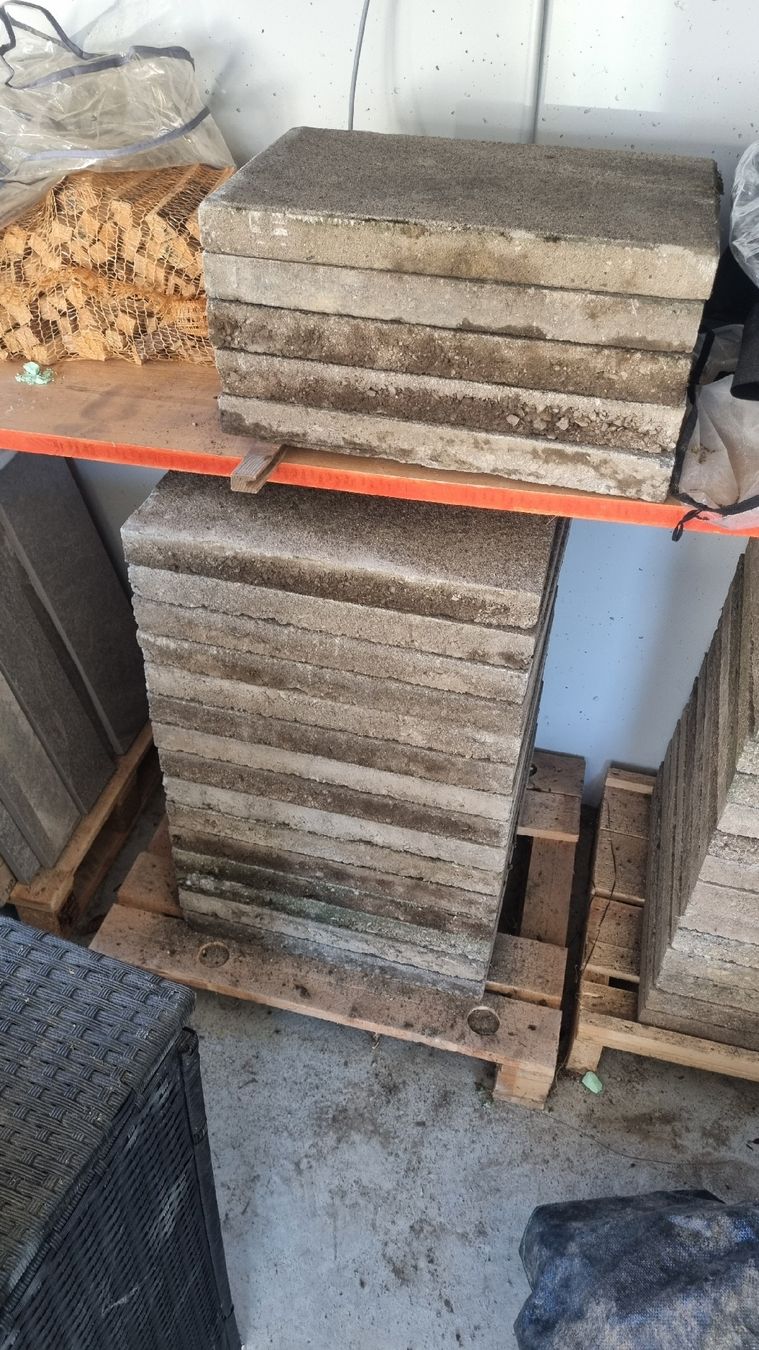 Rivestimenti per pavimenti: Gartenplatten – Usato da Gunzwil venduto da kusi203 1