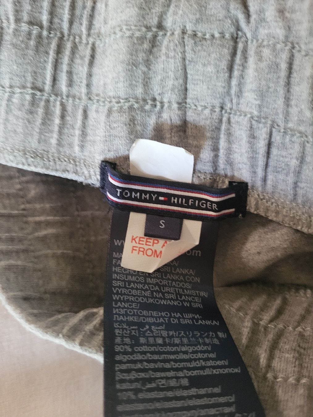 Tommy Hilfiger Lotti di vestiti: training Tommy Hilfiger – Usato da Aproz (Nendaz) venduto da mar_zxm9 3
