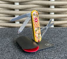 Victorinox Classic Limited Edition 2017 Honey Bee