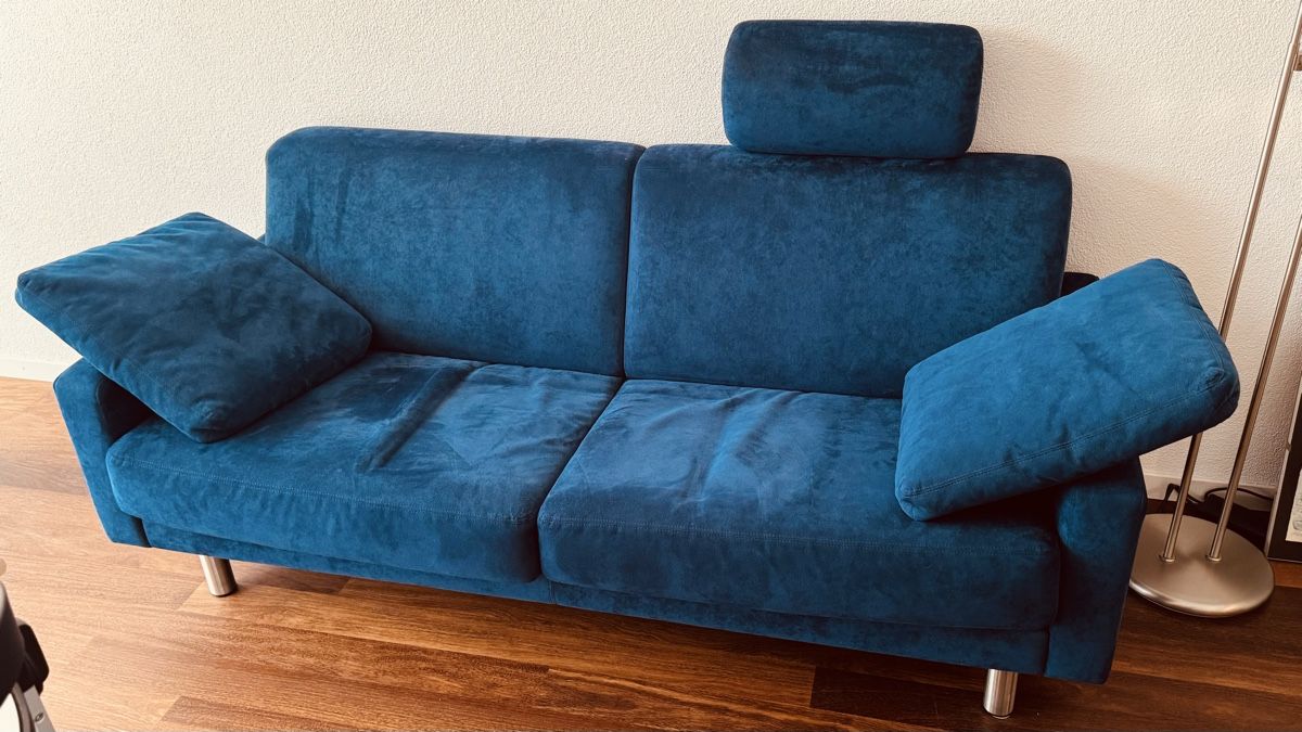 Divani: Blaues 2er Sofa Marke Intertime – Usato da Oberrohrdorf venduto da Cocopalm44