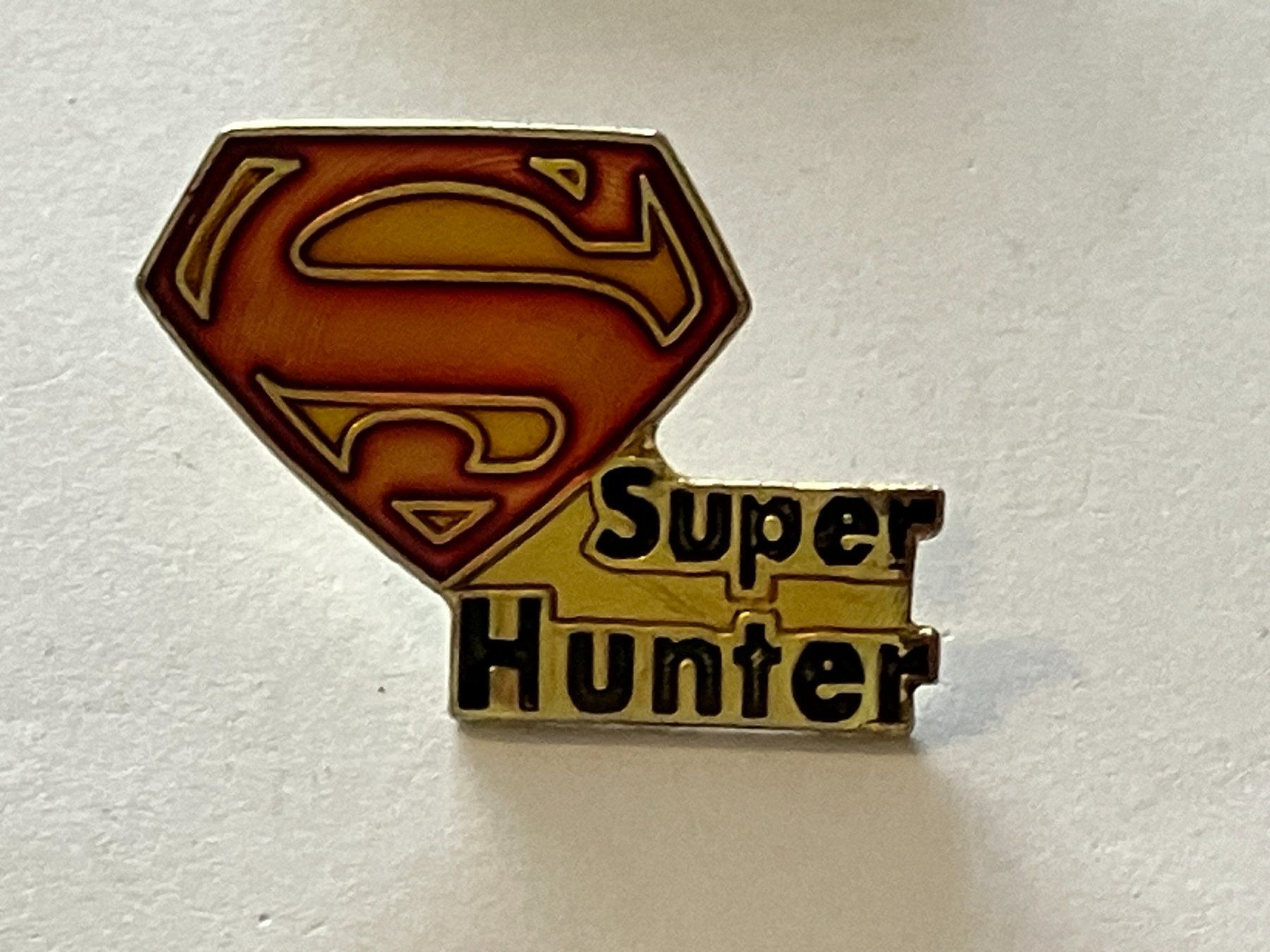 Placchette & Badge: 1 Pin Super Hunter – Usato da Basel venduto da djwwpp
