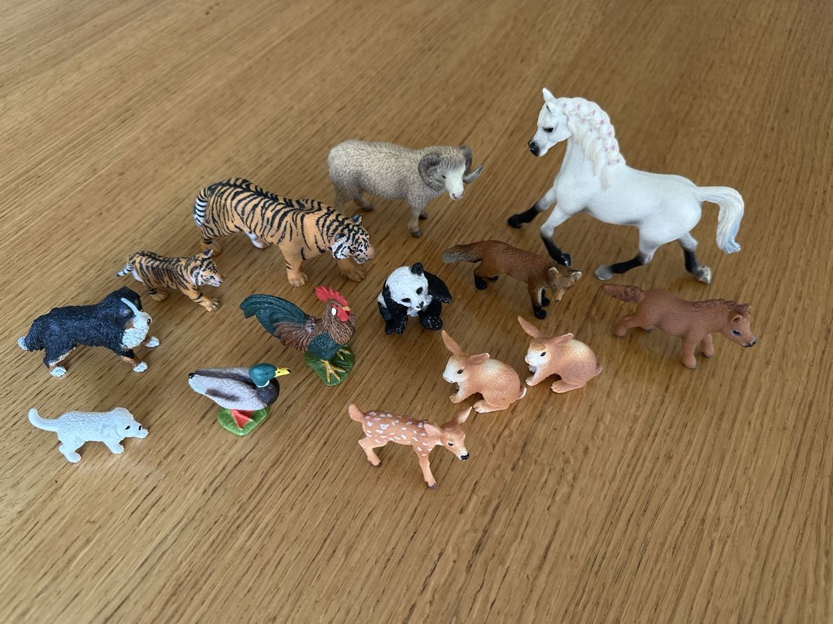 Schleich Giocattoli: 14 Schleich-Tiere – Usato da Zürich venduto da Bibiti