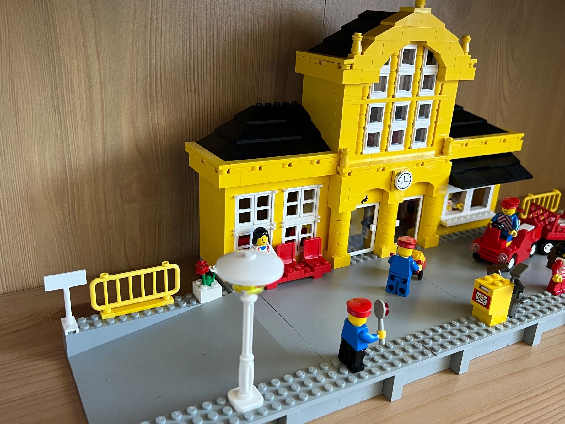 Lego Giocattoli: LEGO System Eisenbahn Bahnhof 4554 – Usato da Uttigen venduto da sonorsonic 1