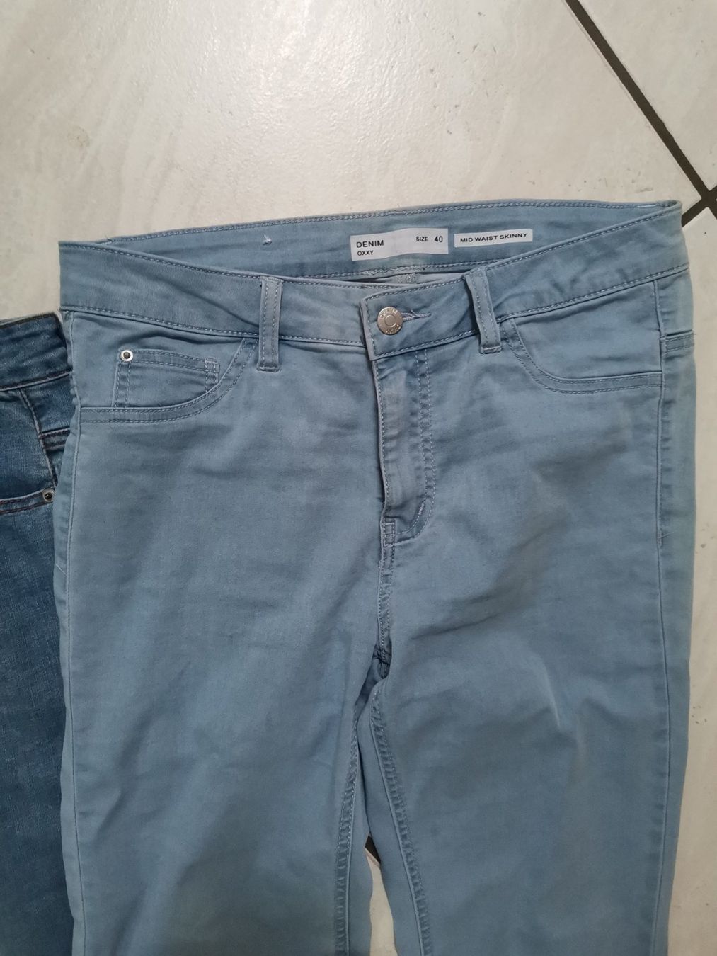 Jeans: 2 Paar Jeans Gr. M – Usato da Therwil venduto da JeannysTrendStyle 2