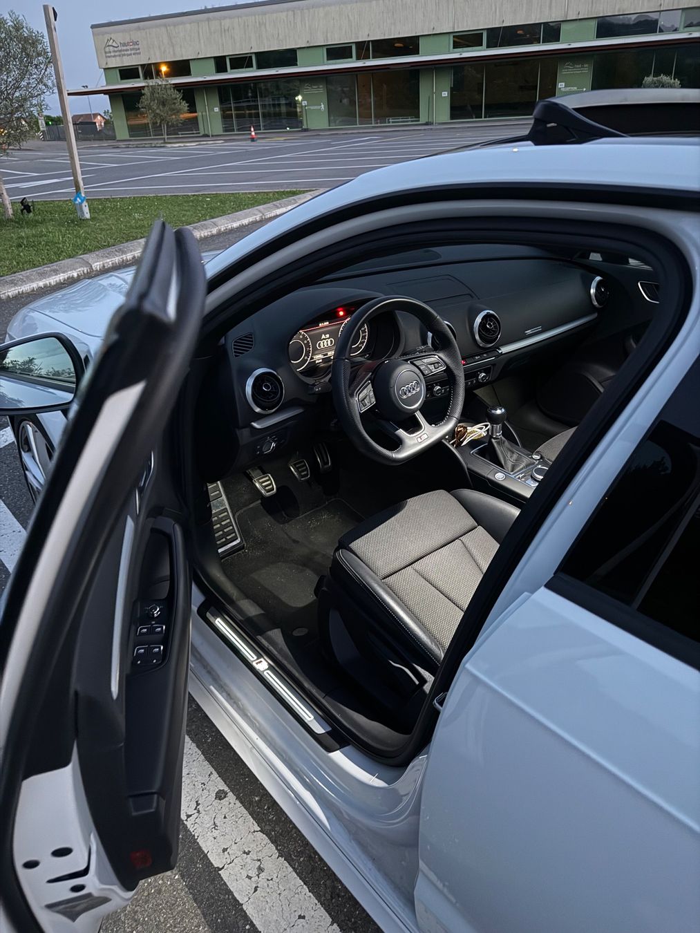 Audi Automobili: Audi A3 S-Line 35 TFSI 2019 – Usato da Blonay venduto da IGORN 5