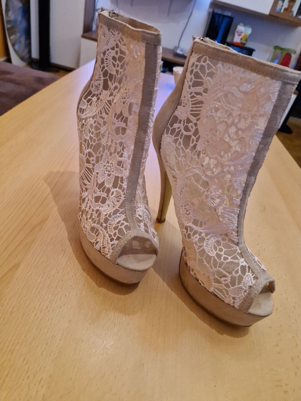 Scarpe da donna: scarpe con tacco – Usato da Giornico venduto da Vale_leo86