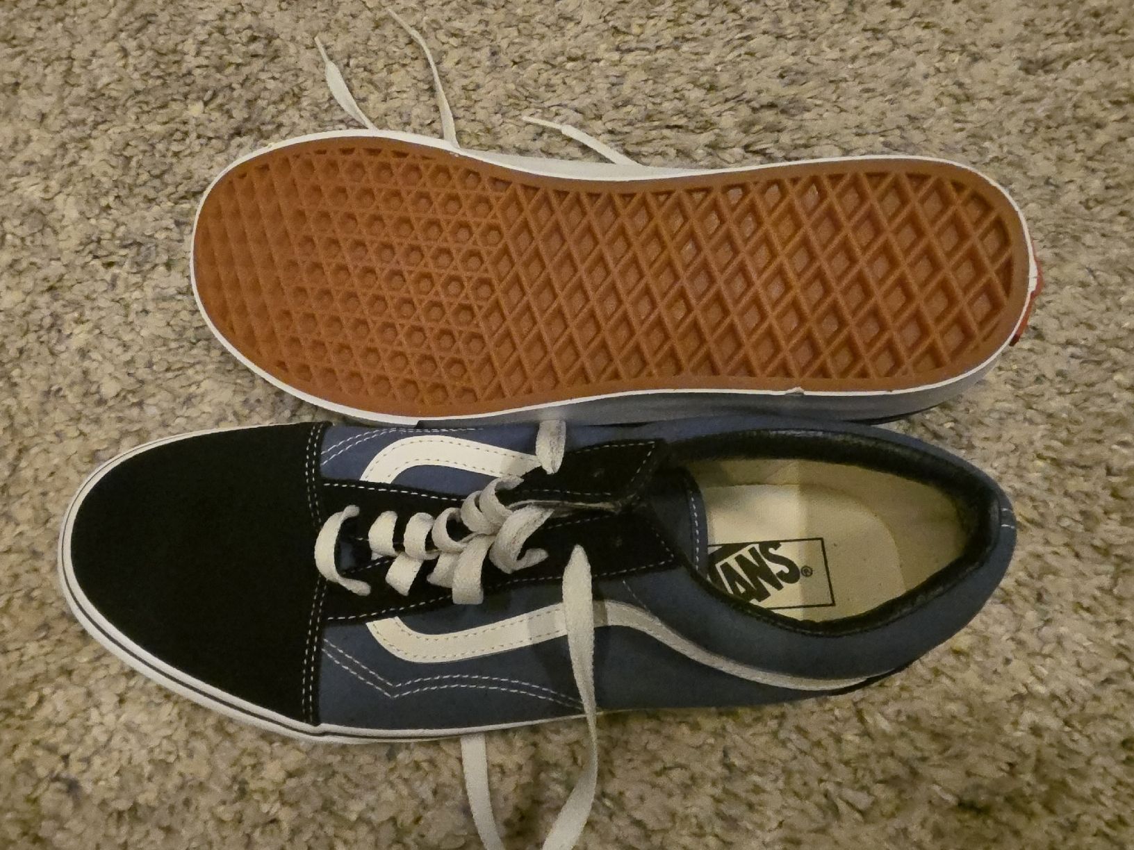Vans Herrenschuhe: Vans Old Skool der Grösse 44 – Neu (gemäss Beschreibung) aus Embrach von Flyroebi 1