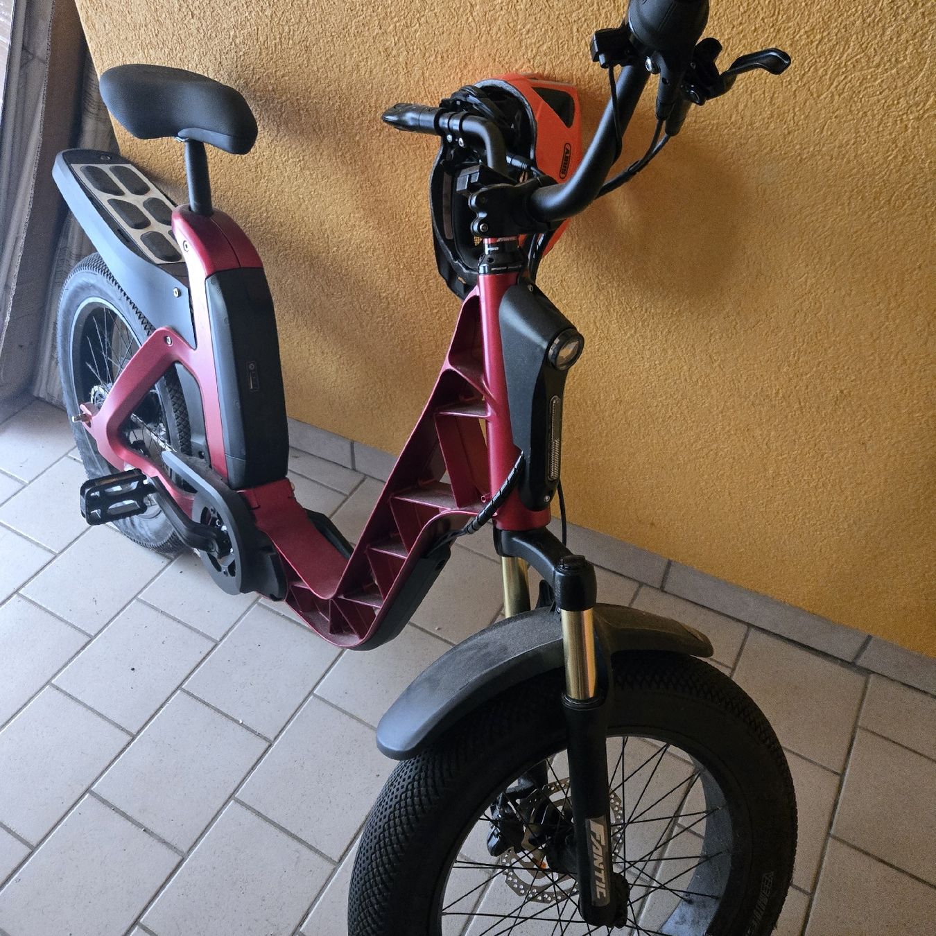 Velos: velo électrique issimo – Neu (gemäss Beschreibung) aus Romainmôtier von fgolay 2
