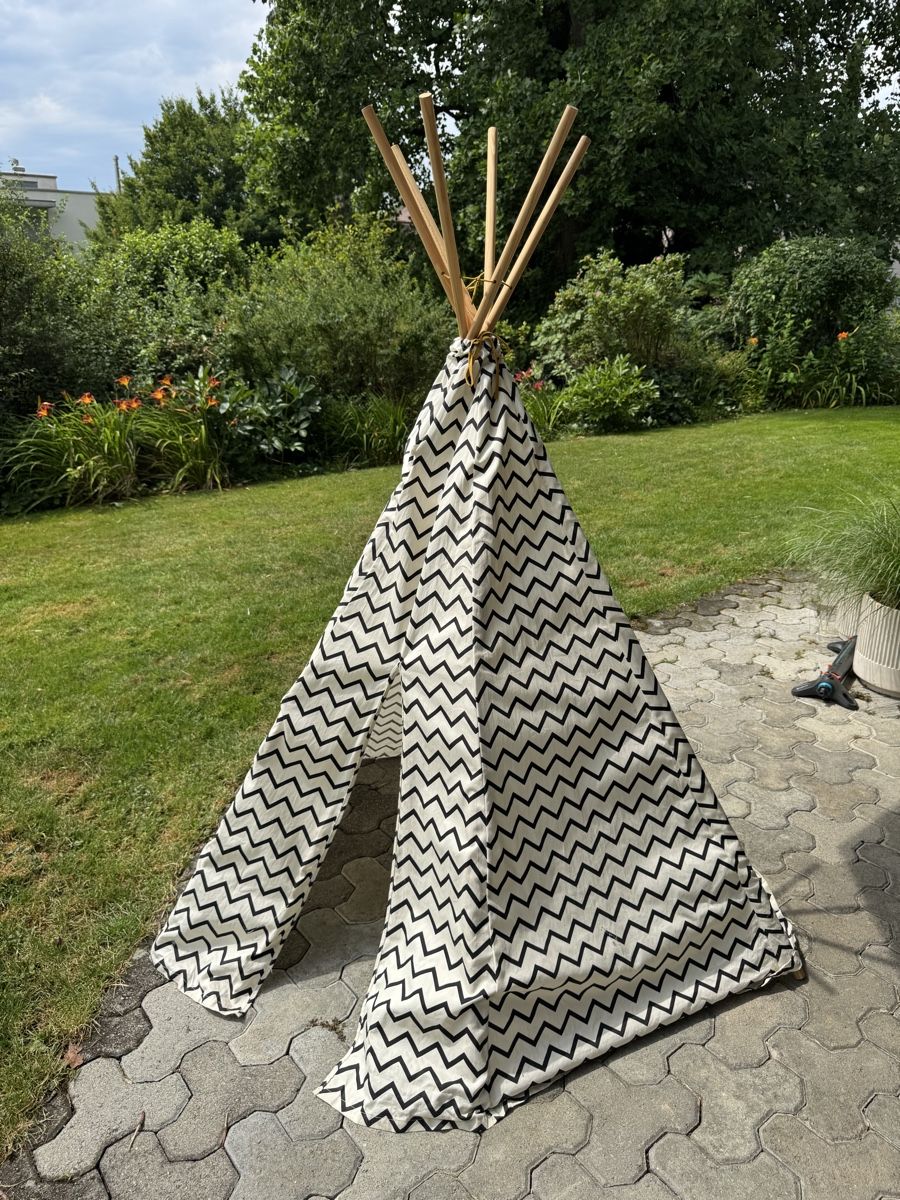 Nobodinoz Casette per bambini: Kinder Tipi Zelt  – Usato da Luzern venduto da NoenTrees