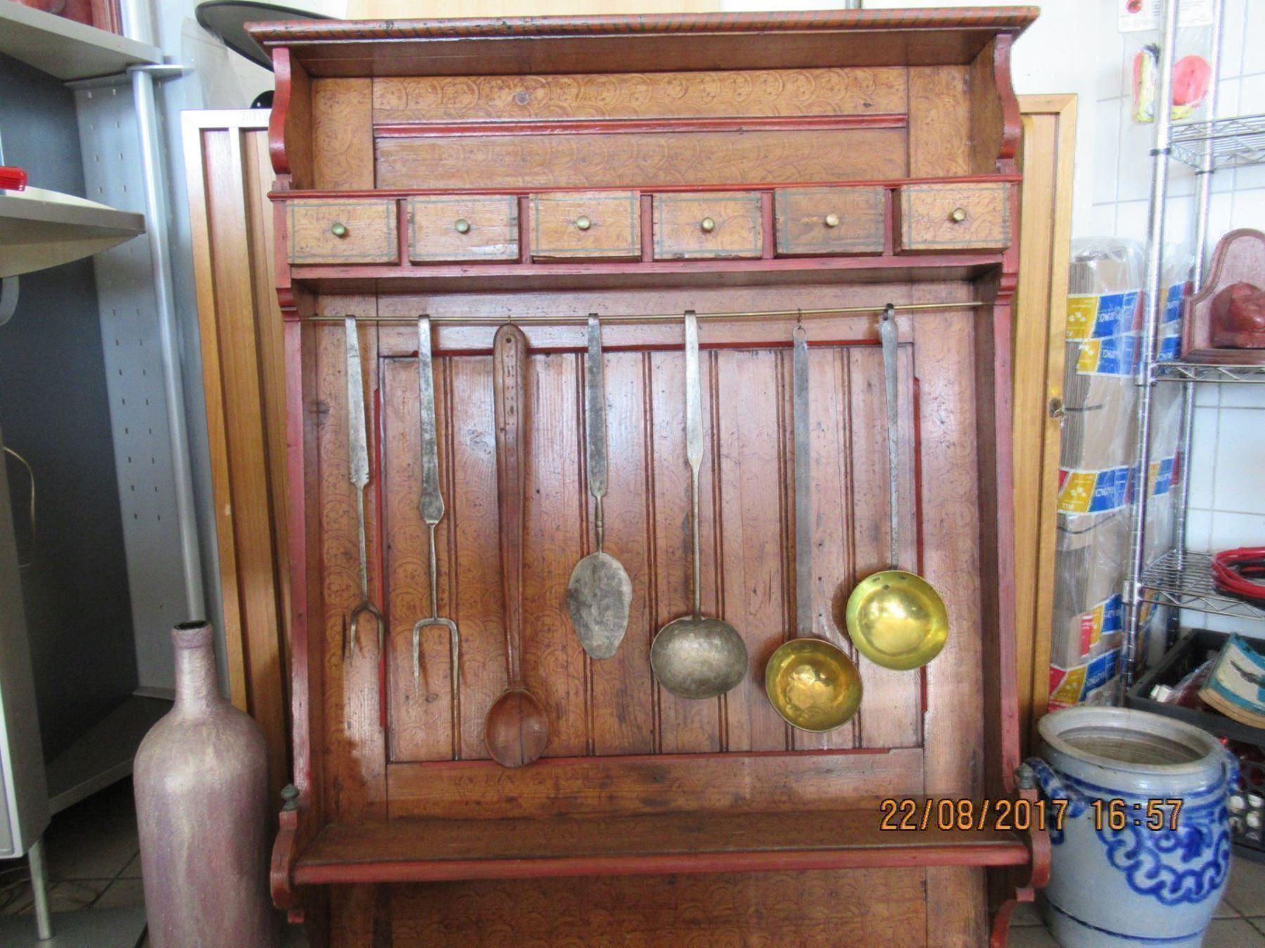 Cuisines complètes: Küchenmöbel   (alles handarbeit) – D'occasion à Ebmatingen par top-zuerich