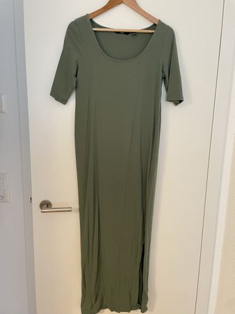 Khaki Kleid Gr. M, Vero Moda, mit Beinschlitz