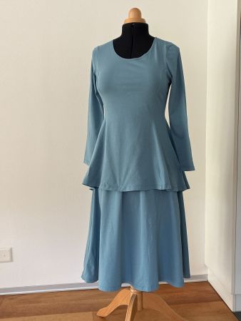 Dreiteiler:  2 Shirts mit Rock von Enna Gr S/M