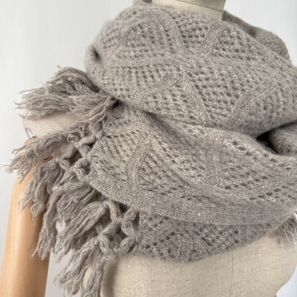 Repeat Foulard & Sciarpe: REPEAT Cashmere Scarf – Nuovo (secondo la descrizione) da Freienbach venduto da Avviivva_Shop 4