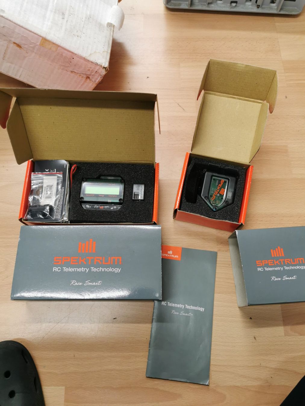 Spektrum Telecomandi: Spektrum Telemetrie Combo Pack & Lap Timing Trigger Neu! – Usato da Niederlenz venduto da Chevy_V8