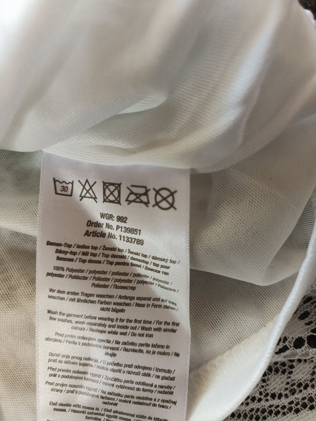 T-shirt: Spitzen Shirt 44 – Usato da Bätterkinden venduto da Elefantenzoo 2