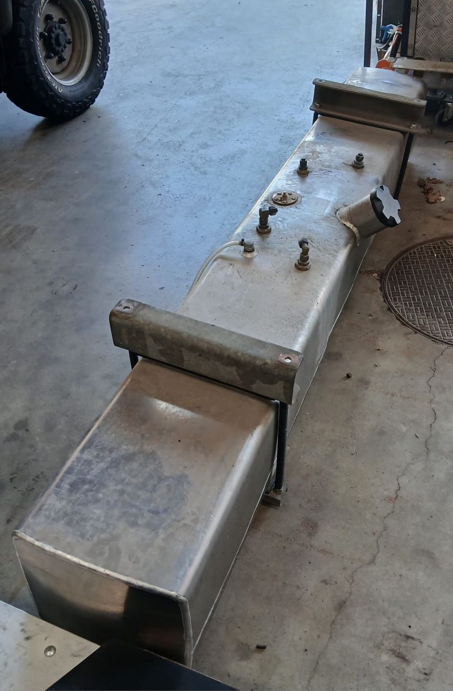 Accessori per altri veicoli: Diesel Tank 236L – Usato da Fehraltorf venduto da edi_27vq 2