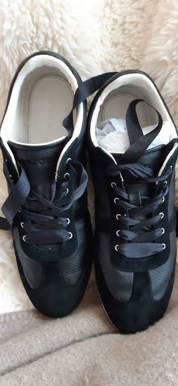 Lacoste Scarpe da donna: Lacoste Sneaker Schwarz/Weiss 41 – Usato da Zürich venduto da Pendeline