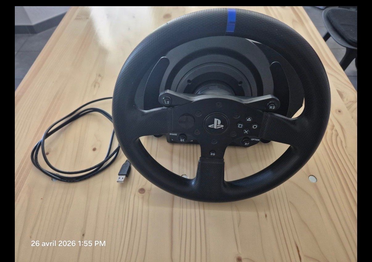 Thrustmaster Manettes: Volante Thrustmaster T300 RS – D'occasion à Bellinzona par Andreea90 1