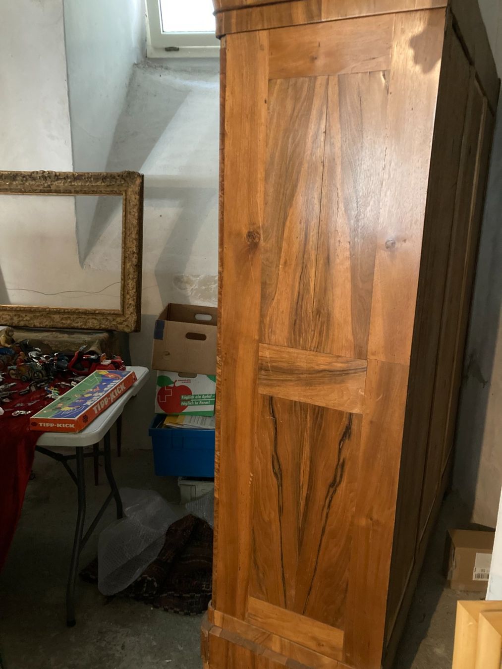 Armadi: Schrank Nussbaum, wunderschön mit Intarsien – Usato da Luzern venduto da rup_r6cz 6