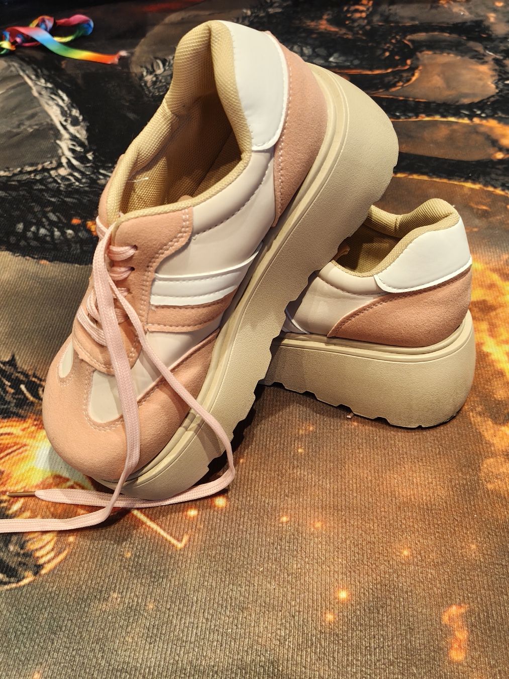 Scarpe da donna: tolle schöne sneakers hochdohle – Usato da Menziken venduto da Dragon-Fuchur 2