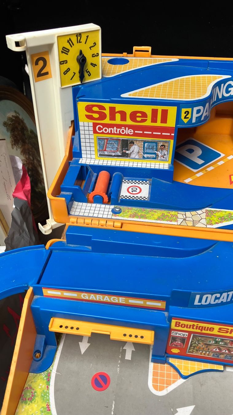Giocattoli: Garage Shell enfant vintage valise – Usato da St-Cierges venduto da LeRegain 1