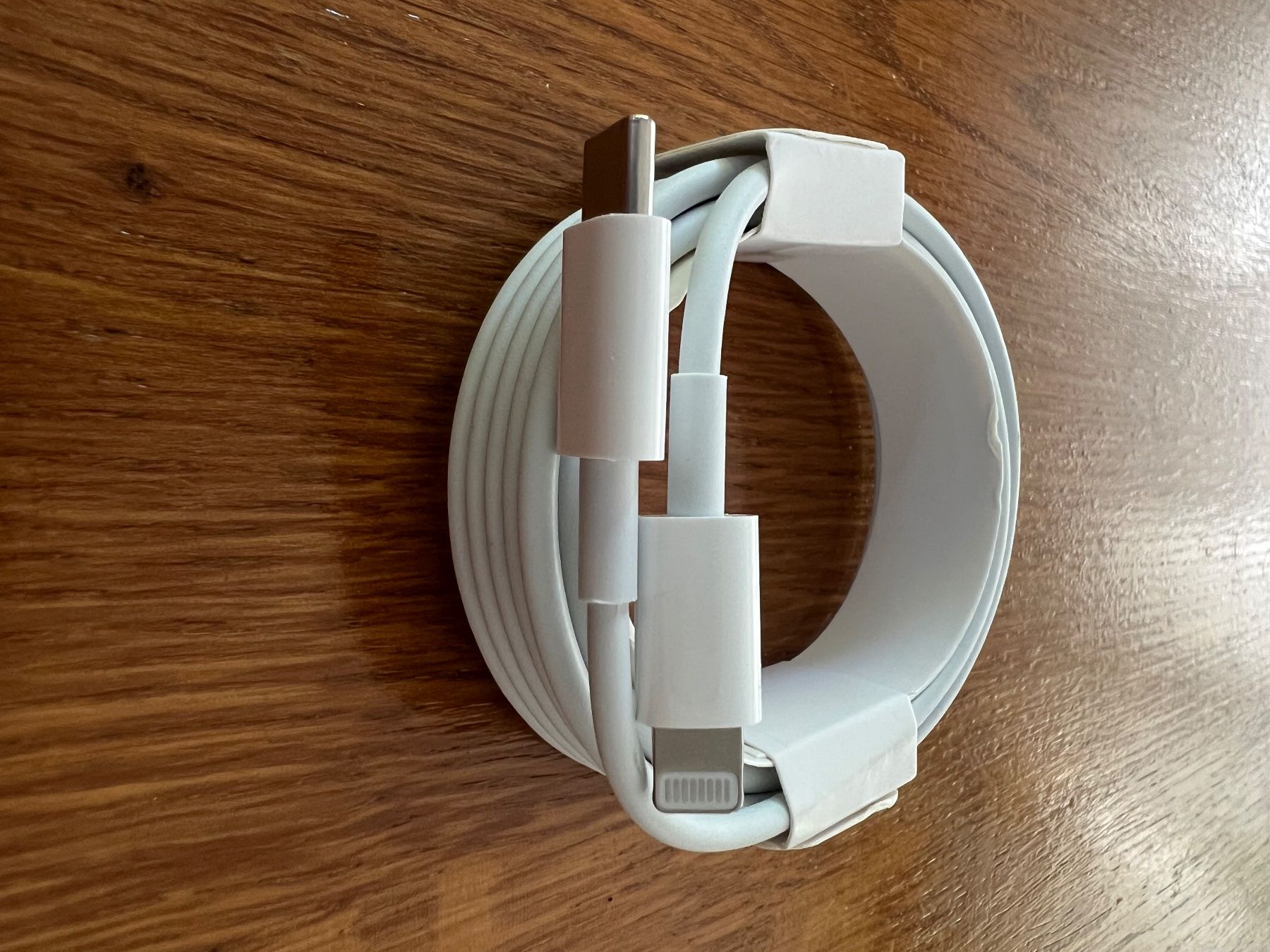 Apple Cavi: Ladekabel – Nuovo e nell'imballaggio originale da Hinwil venduto da RTTM_AT 2