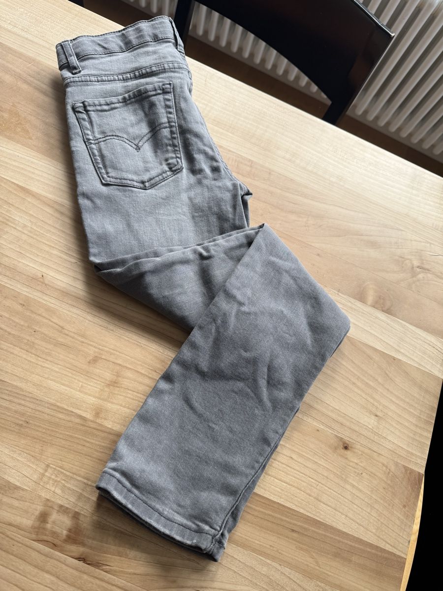 Levi's Pantaloni: Levis 510, Grösse 152 – Nuovo (secondo la descrizione) da Luzern venduto da Daniela1907 1
