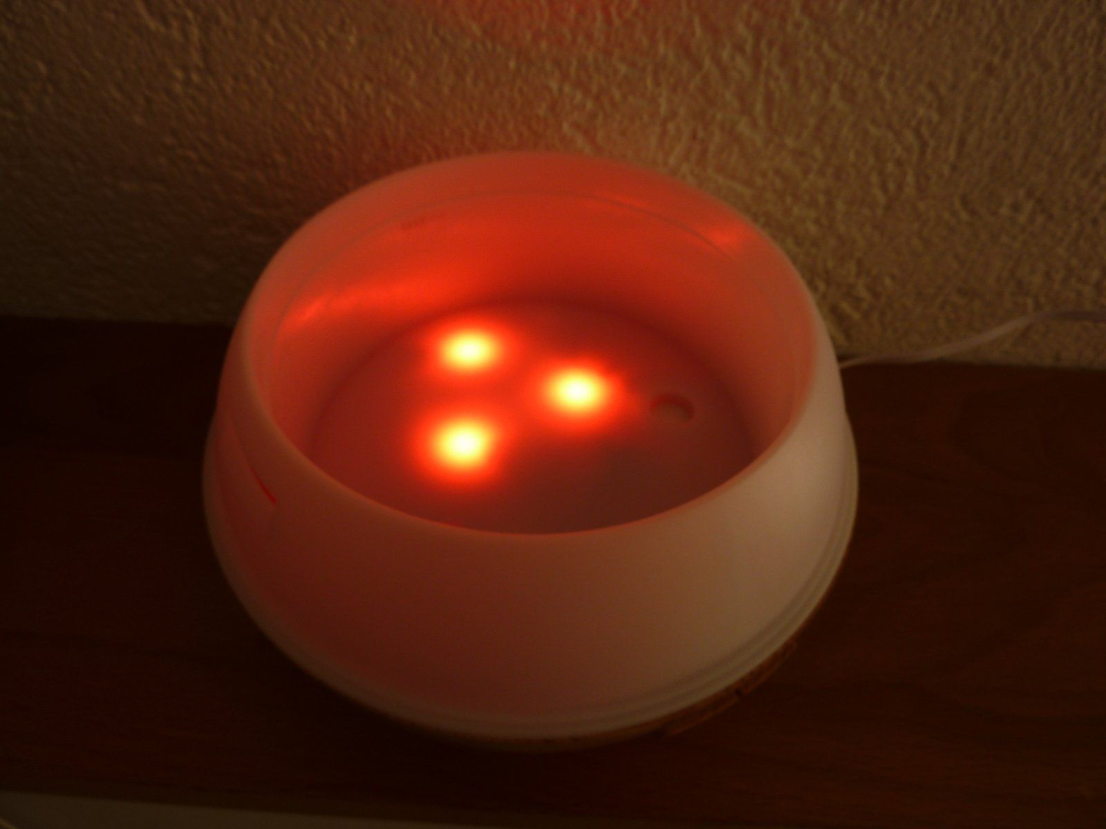 Diffusori di oli essenziali: Aroma-Diffusor & Luftbefeuchter PrimaVista  Holz-Optik LED – Usato da Hochfelden venduto da swissice 3