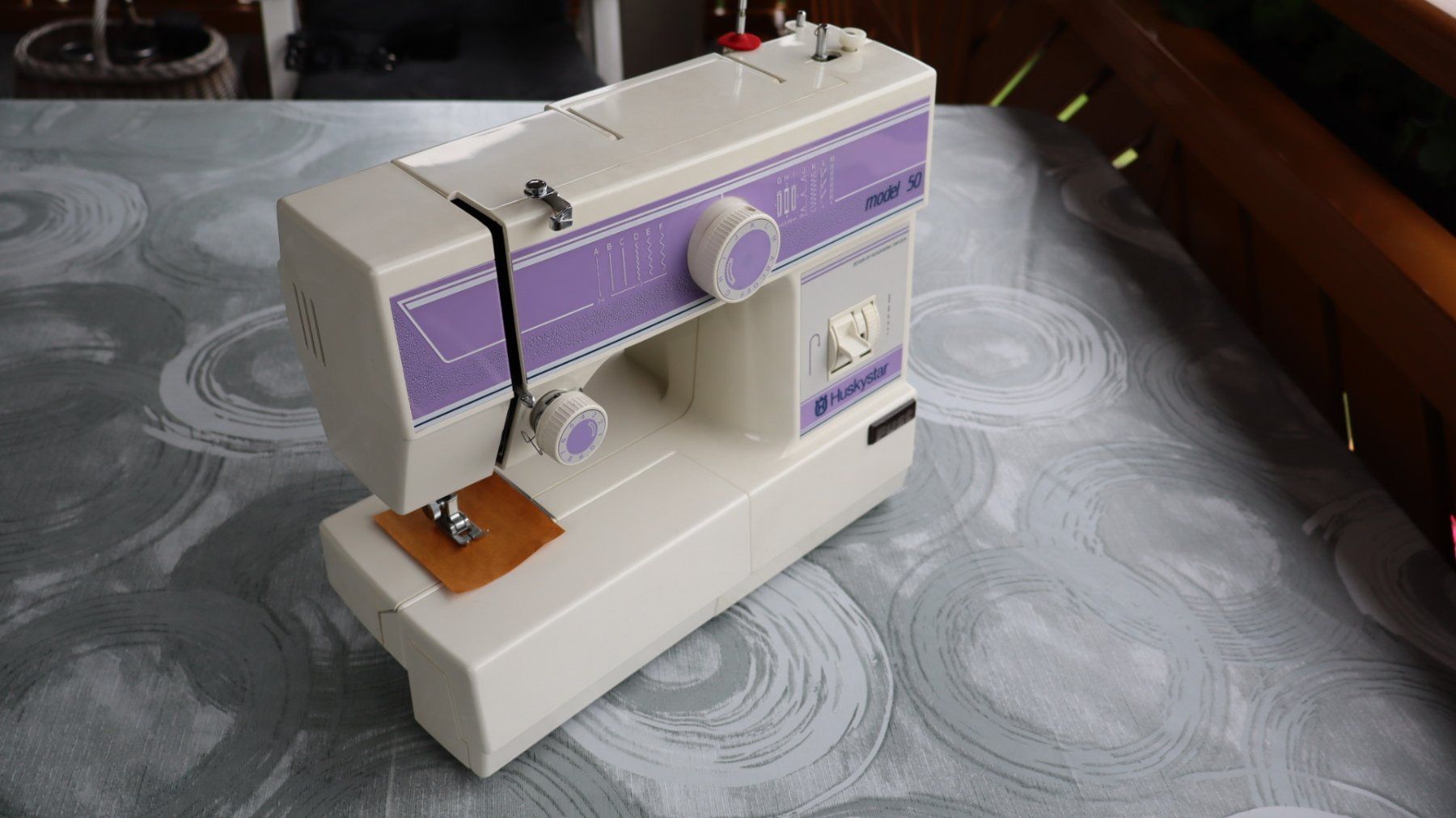 Macchine da cucire: Nähmaschine Huskystar Model 50 – Usato da Holderbank AG venduto da ema1964 2